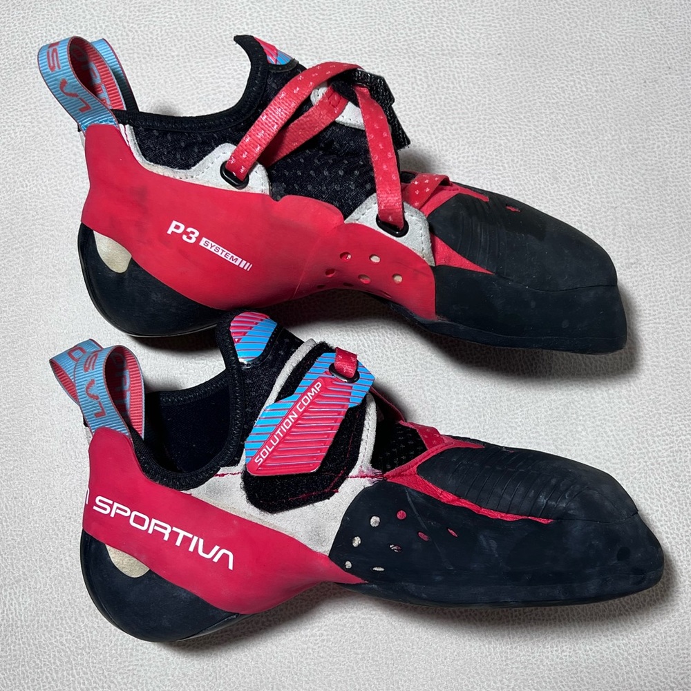 La Sportiva solution comp climbing shoes size 41